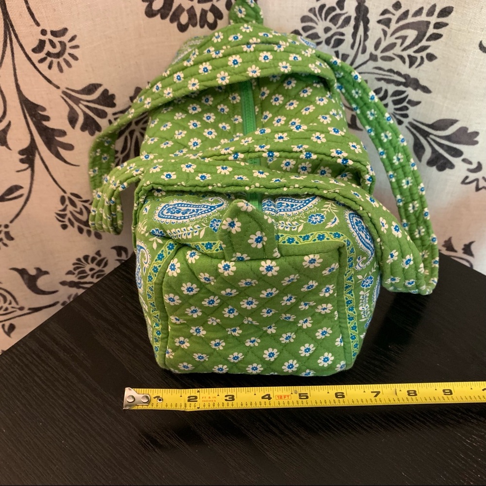Adorable Vera Bradley Flower & Paisley Handbag - Picture 4 of 8